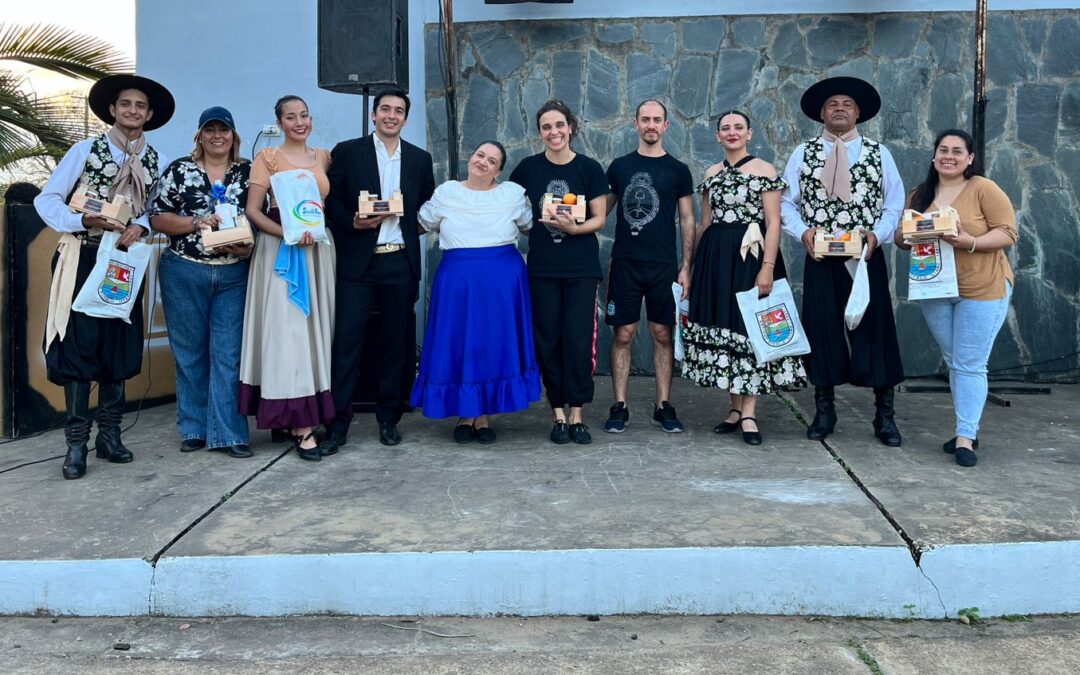 Santa Ana celebró a los bailarines folklóricos y al «Chúcaro» Ayala