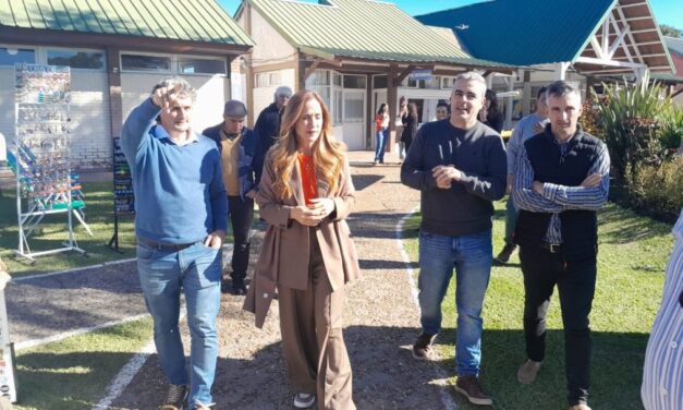 Tolosa Paz visitó Federación en busca de avanzar en la «Ley Federal de Termas»