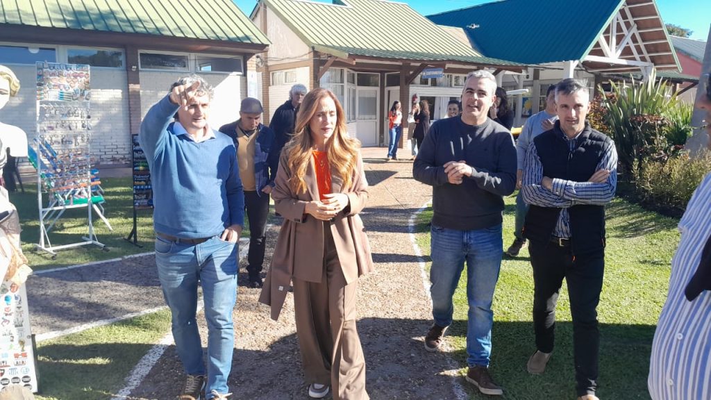 Tolosa Paz visitó Federación en busca de avanzar en la «Ley Federal de Termas»