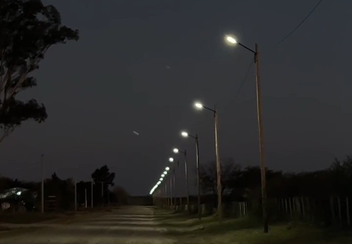 Una obra de iluminación realizada con fondos propios fue inaugurada en San Jaime