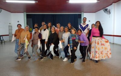 Se desarrolla de manera exitosa el taller de danzas folclóricas en Santa Ana